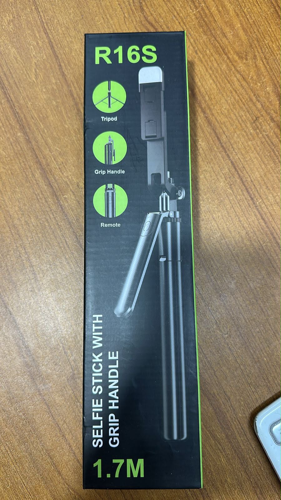R16S Selfie Stick with Grip Handle